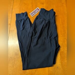 Satina Women's Black Leggings